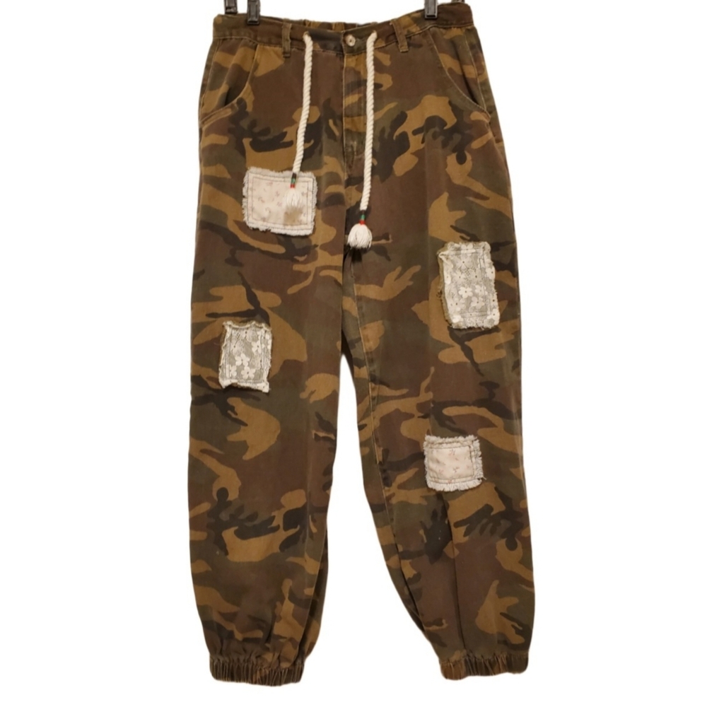 Pol Camo Lace Love Joggers Twill Patchwork Size Medium - Picture 2 of 16